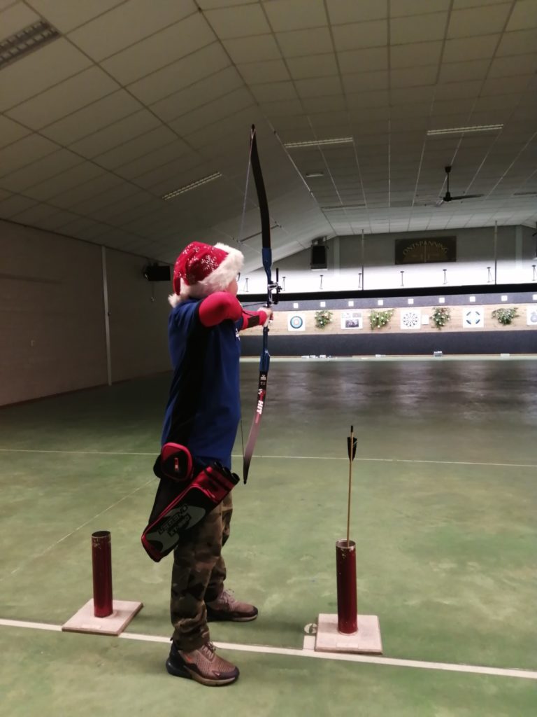 Kerstballen schieten HANDBOOGVERENIGING ONTSPANNING